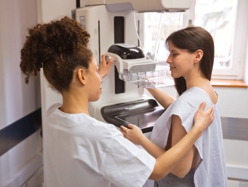 Mammographie à Paris : tout sur cet examen pour les femmes